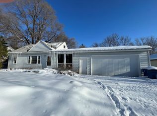 43 Inner Dr, Circle Pines, MN 55014