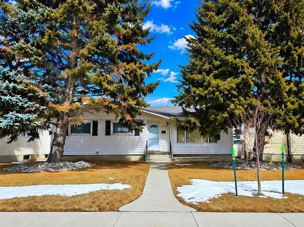 4703 117th St NW, Edmonton, AB T6H 3R7