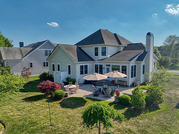5th image of 20763 Rodney Dr