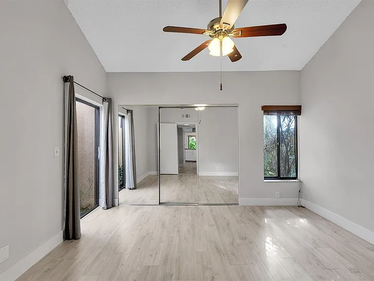 1169 NW 13th St #1 — Photo 5