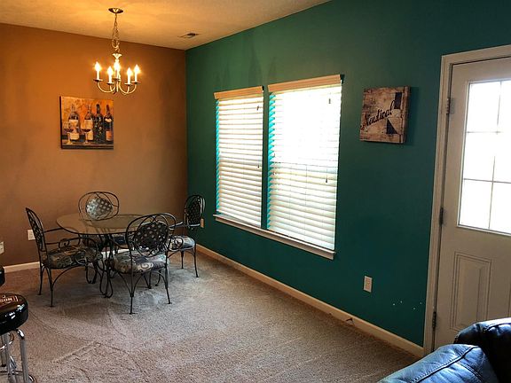 3rd image of 5923 Marsh Cir