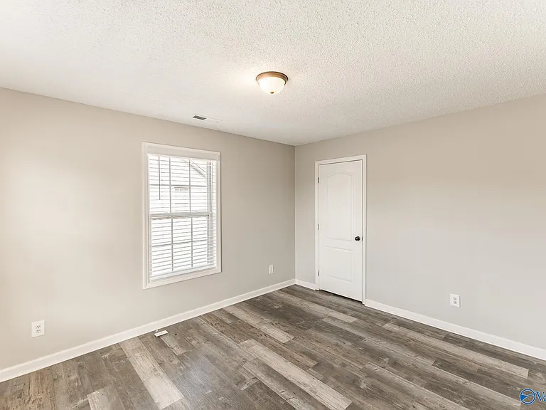 6975 Wall Triana Hwy — Photo 13