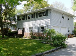 31 Huff Rd, Wayne, NJ 07470