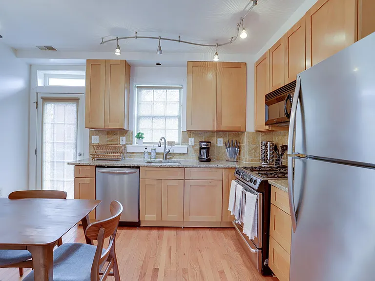1702 Florida Ave NW — Photo 8