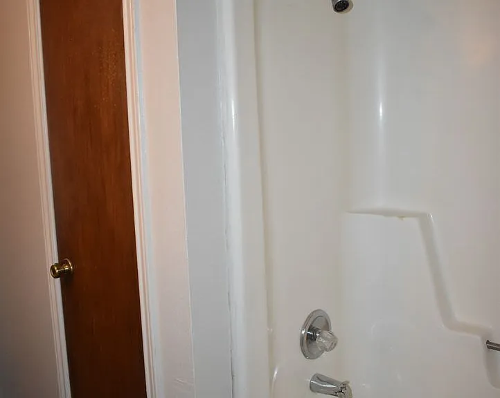 221 W Robin Ln — Photo 16