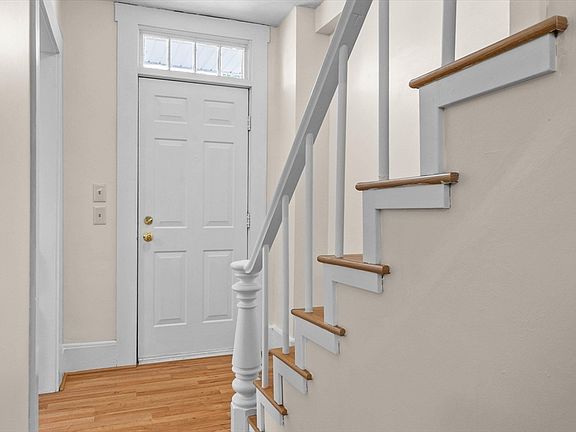 2nd image of 29 Sampson St #29
