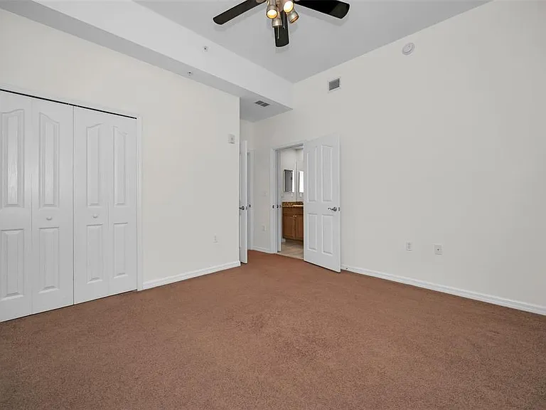606 Wells Ct #202 — Photo 10