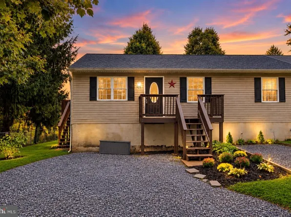 912 Baltimore St, Hanover, PA 17331