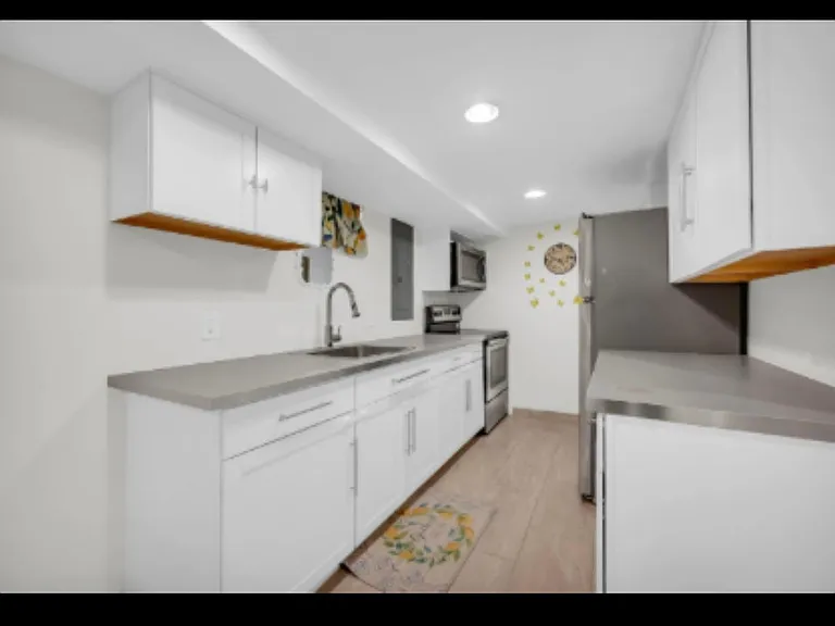 18925 Carlysle Ave — Photo 6
