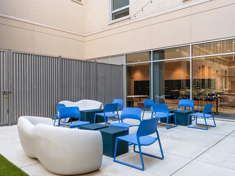 Residences at Delmar Divine — Photo 9