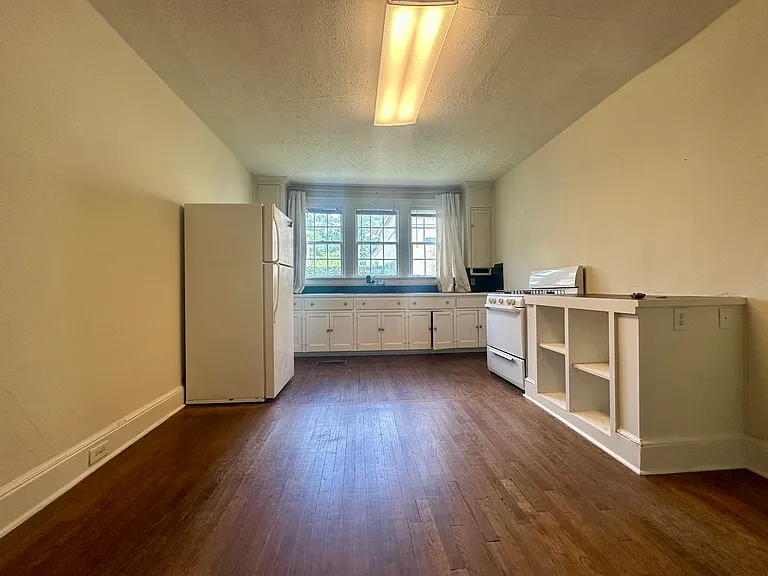 2544 Agnew St #2 — Photo 3