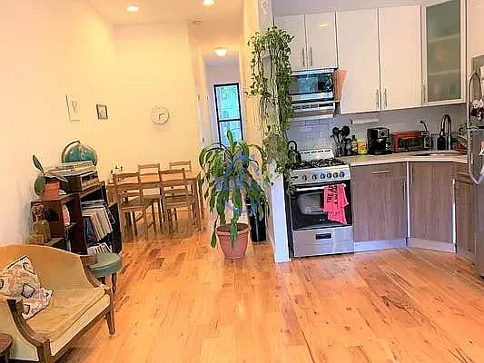 Rented by Blue Egg Realty Corp | media 23