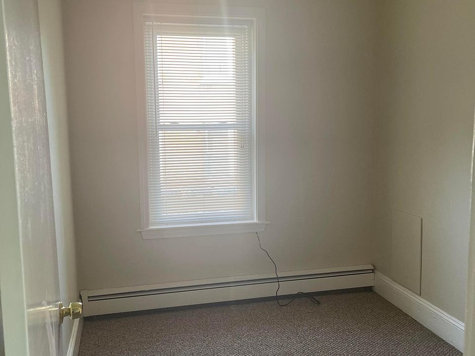 1st image of 7 Brayton Ct #7A