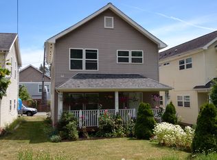 5810 32nd Ave S, Seattle, WA 98118