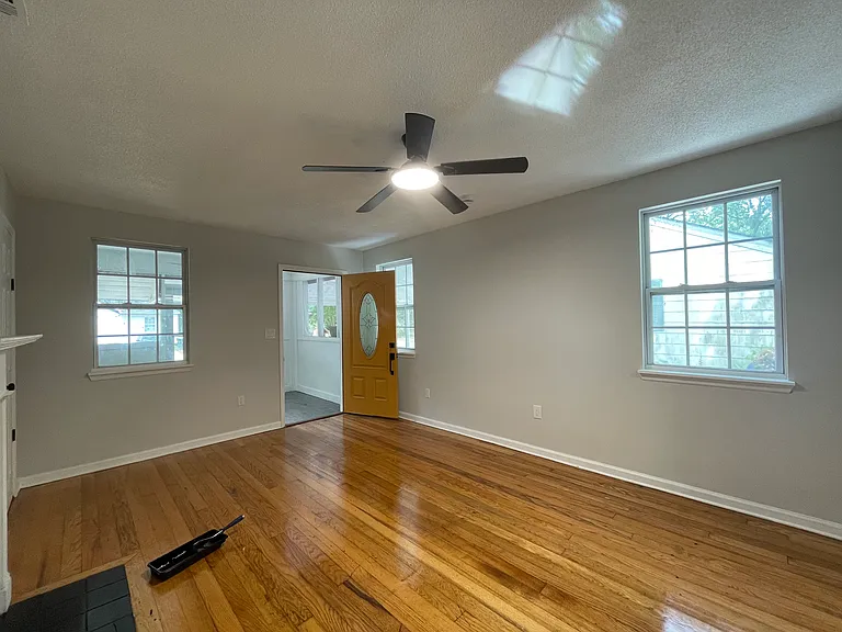2135 Utah St — Photo 15