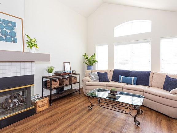 2nd image of 39545 Calle San Clemente