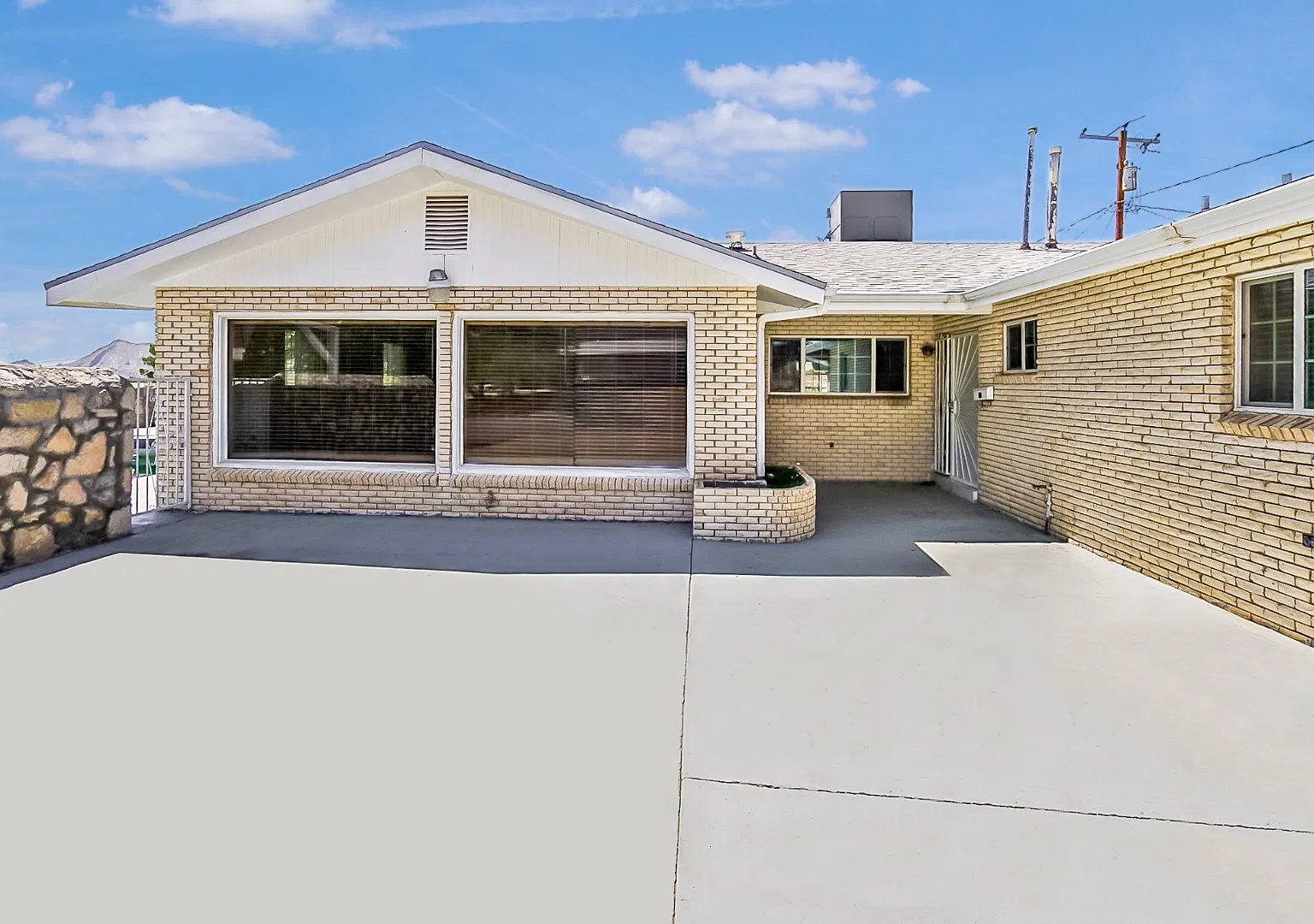 5801 Viewmont Ln — Photo 3