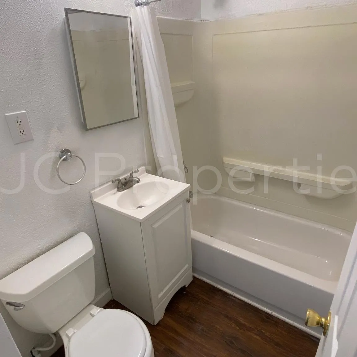 4406 Waymire Ave — Photo 3