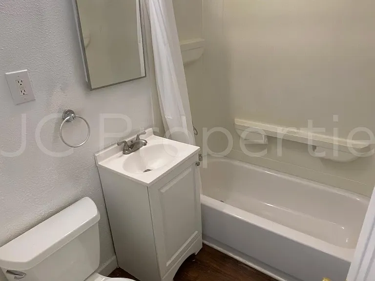 4406 Waymire Ave — Photo 3