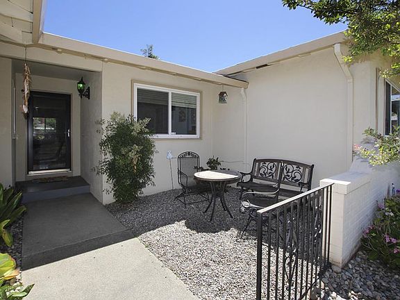 2nd image of 42796 Deauville Park Ct