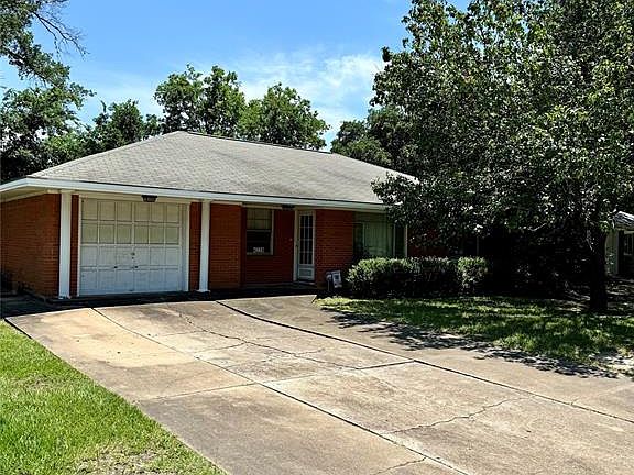 3rd image of 4238 T C Jester Blvd
