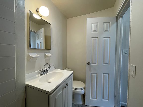 5th image of 234 E 7th St APT 2RW
