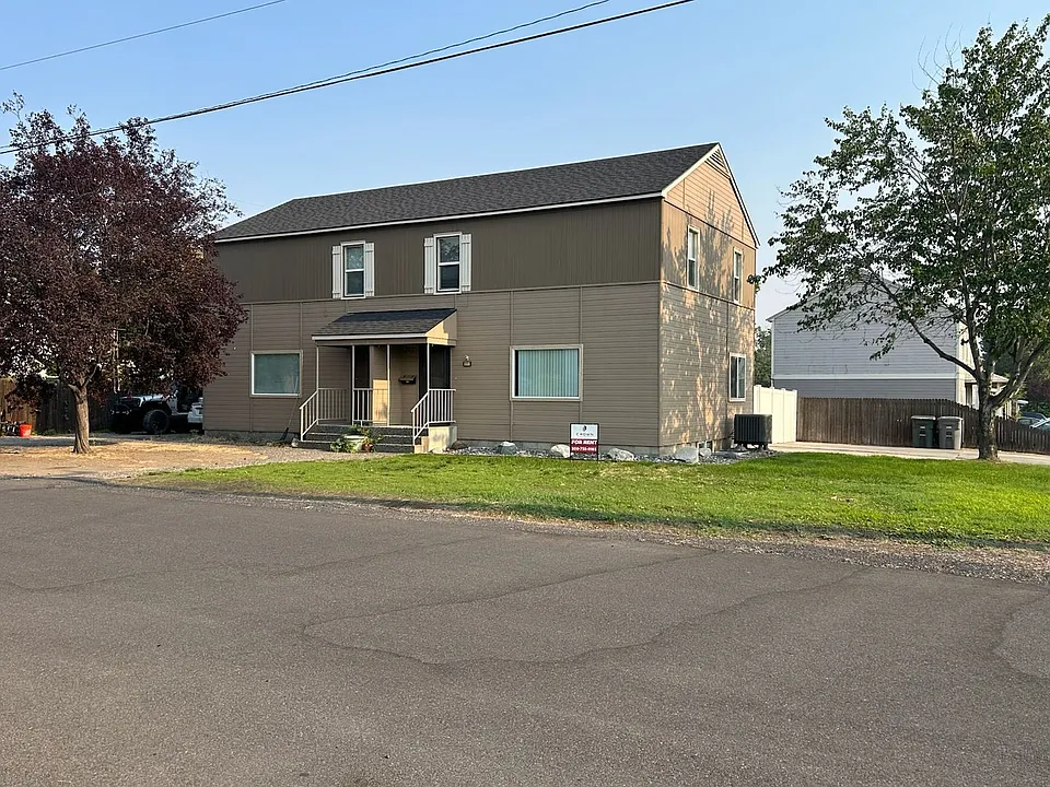 1211 Torbett St