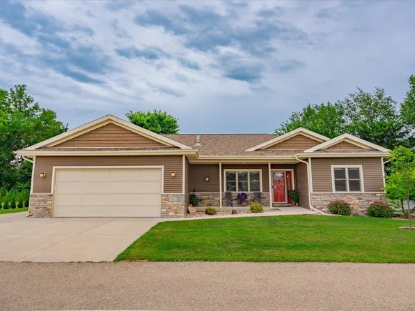 102 Penny Ln, Lodi, WI 53555