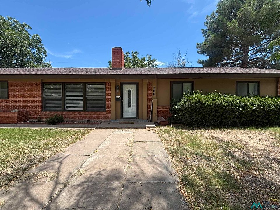 1st image of 300 E Linda Vista Blvd