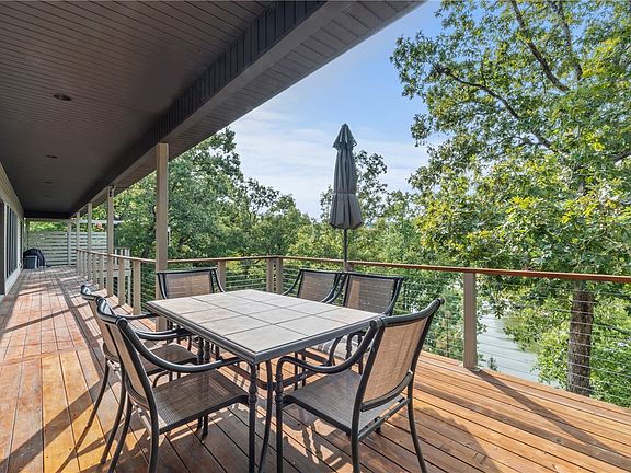 4th image of 28 Dunkeld Dr
