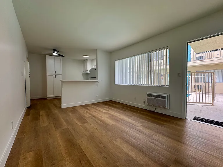 1230 W 29th St #2 — Photo 8