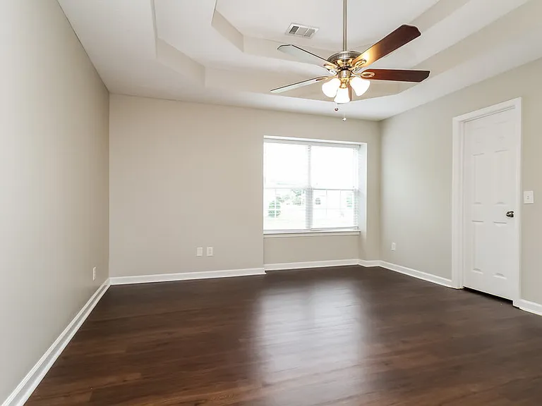 131 E Braxton Ln — Photo 10