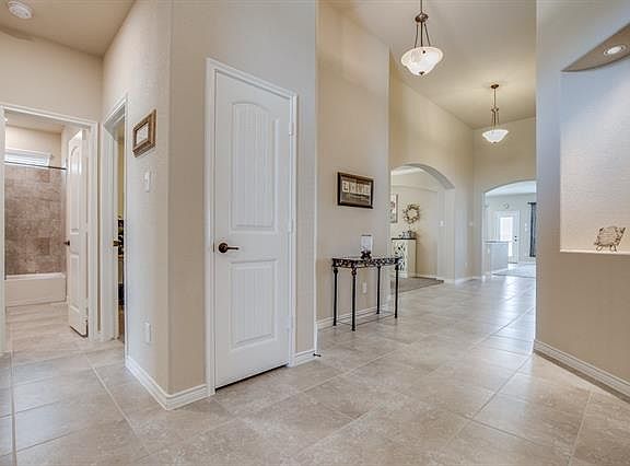 4th image of 3028 Black Hills Blvd