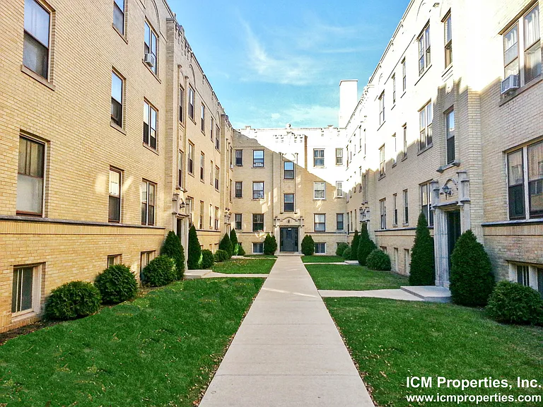 4614 N Winchester Ave #3 — Photo 1