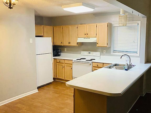 5th image of 3468 Westgate Dr