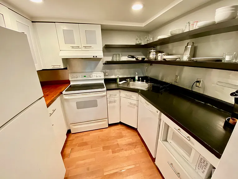 28 Upton St — Photo 8