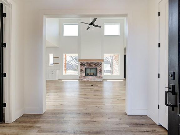 2nd image of 10071 Lacewood Dr
