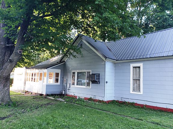 3rd image of 412 W Blackwood St