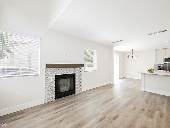 5th image of 4041 Castle Cove Dr Unit 0