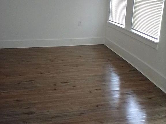 4th image of 5727 Carver Cir