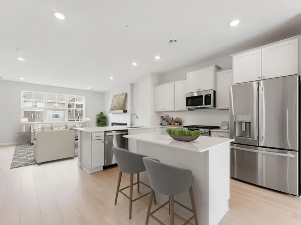 23126 Willow Dr, Rogers, MN 55374