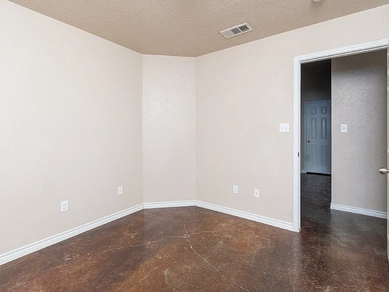 4102 Cambridge Dr #B — Photo 7