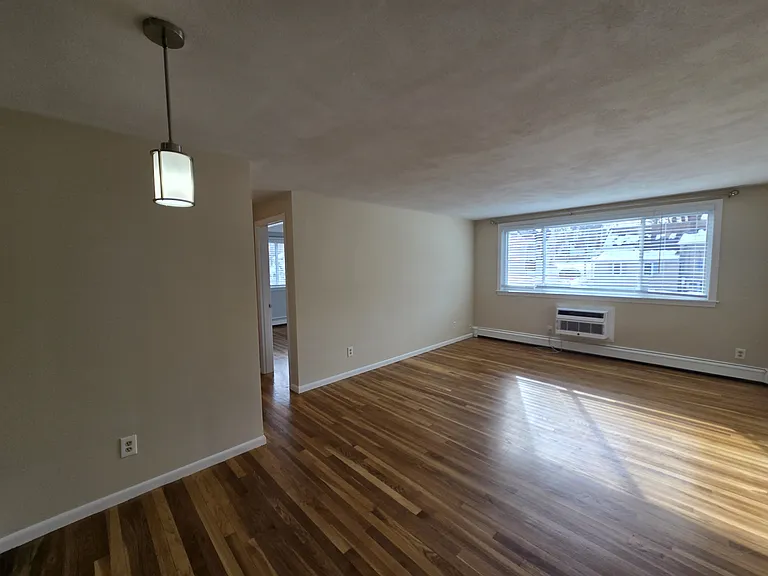 194 Lincoln St #4 — Photo 3