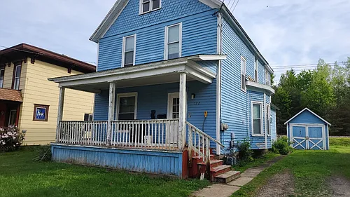 172 River St Photo 1