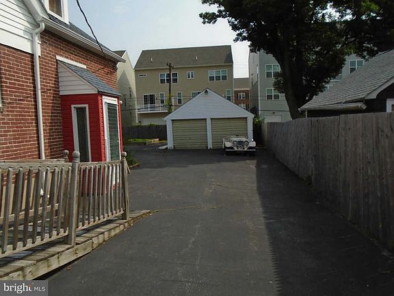 2nd image of 32 Seminole Ave