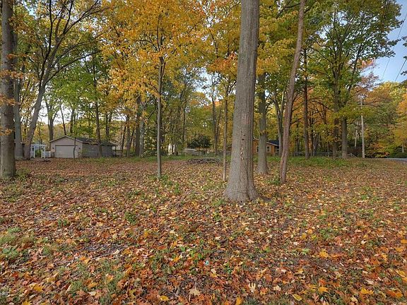 3rd image of 1251 Waukazoo Dr