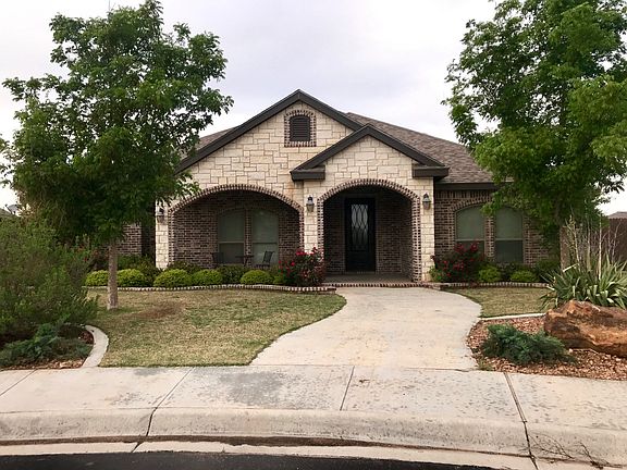 2nd image of 4004 Heritage Oaks Dr