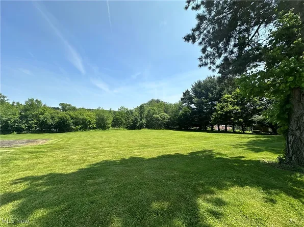 48829 Plaza Dr, East Liverpool, OH 43920