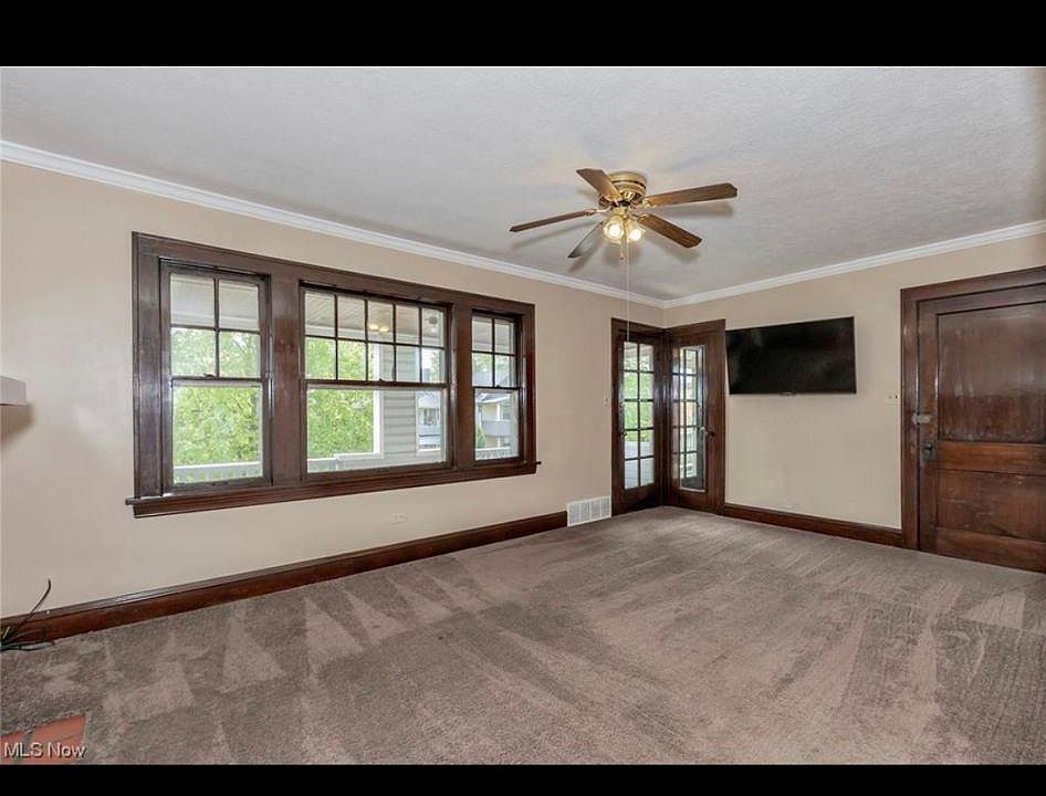 1st image of 2020 Lewis Dr #1