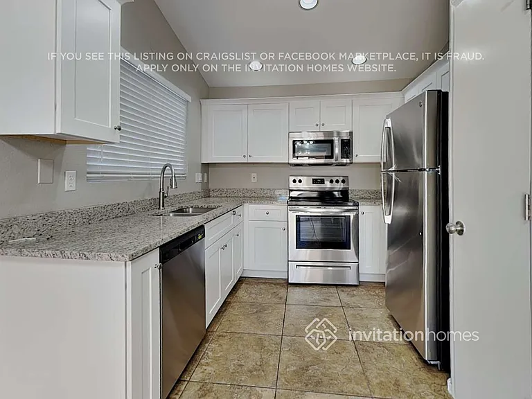 11007 N 59th Dr — Photo 7